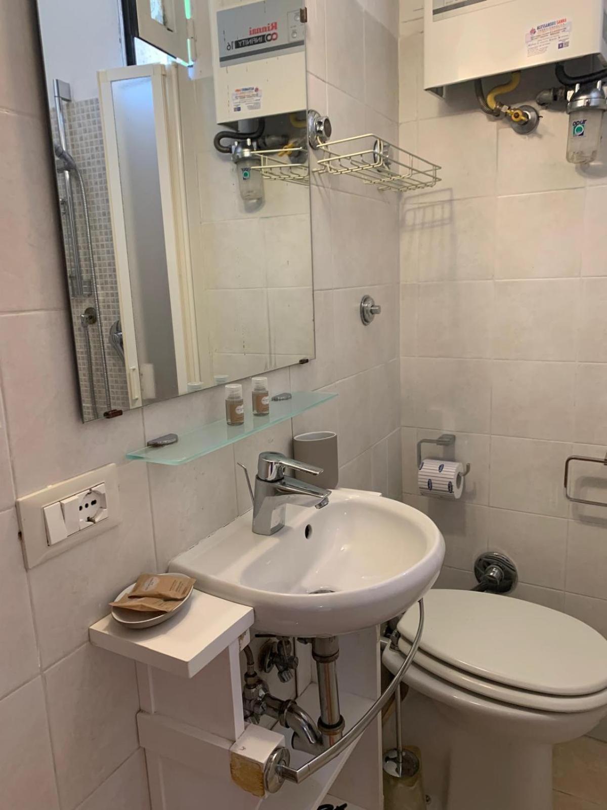 Domus Chiavari House Rome Bagian luar foto